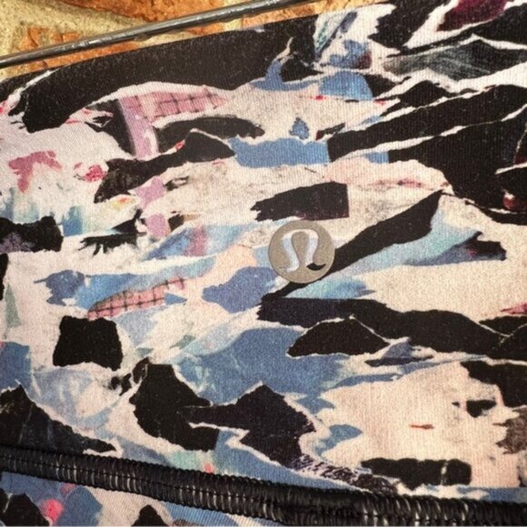 Lululemon  *  Wunder Under Tight 28" Leggings Culture Clash Multi EUC - Picture 10 of 15